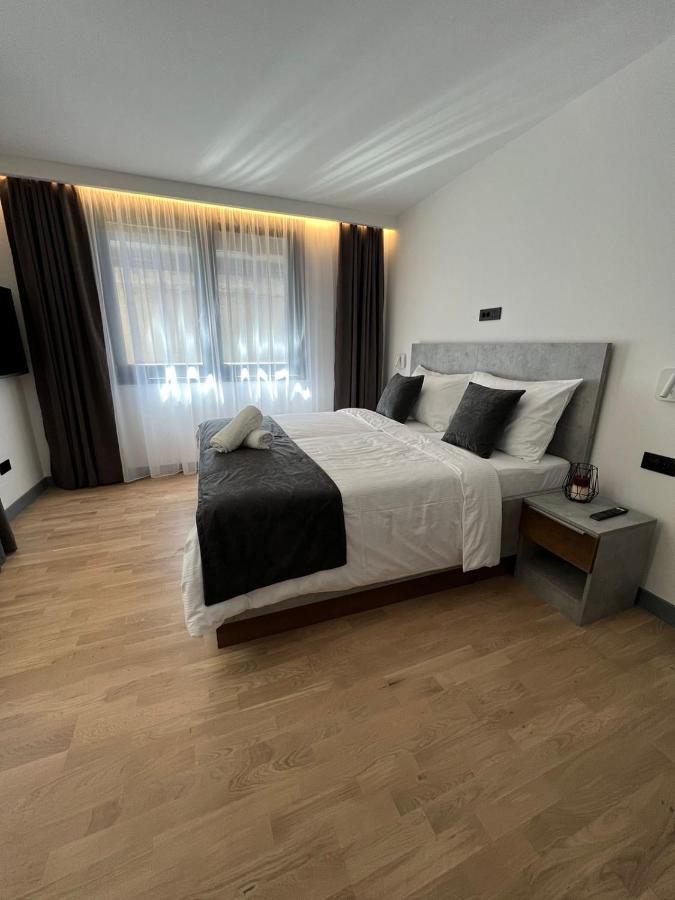 Crystal Old Town Apartment *